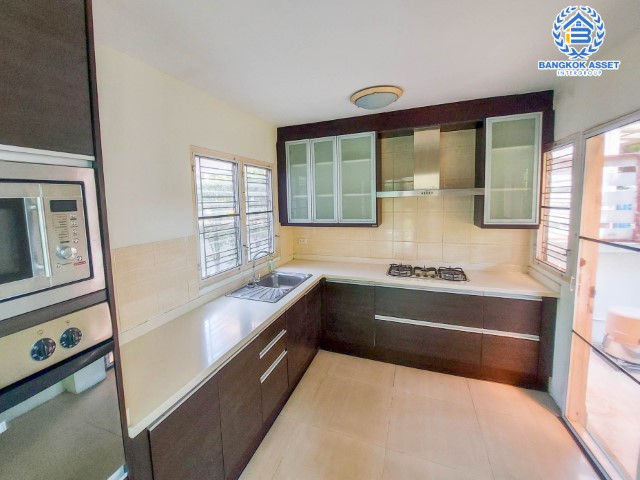 *****บ้านเดี่ยวมือสอง ม.มณีรินทร์ เลคแอนด์พาร์ค ราชพฤกษ์-ติวานนท์ หน้าโครงการติดถนนใหญ่ บนพื้นที่ 94.1 ตร.ว. ฟังก์ชัน 3 ห้องนอน 3 ห้องน้ำ จอดรถได้ 2 คัน บ้านสวยพร้อมอยู่ ทำเลเข้า-ออกเมืองสะดวก เชื่อมต่อถนนหลายเส้นทาง ใกล้เซ็นทรัล แจ้งวัฒนะ และทางด่วนศรีสมาน